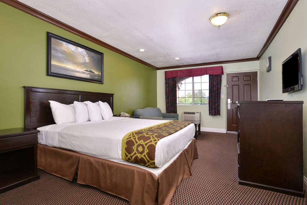 Americas Best Value Inn Corona Pokoj fotografie