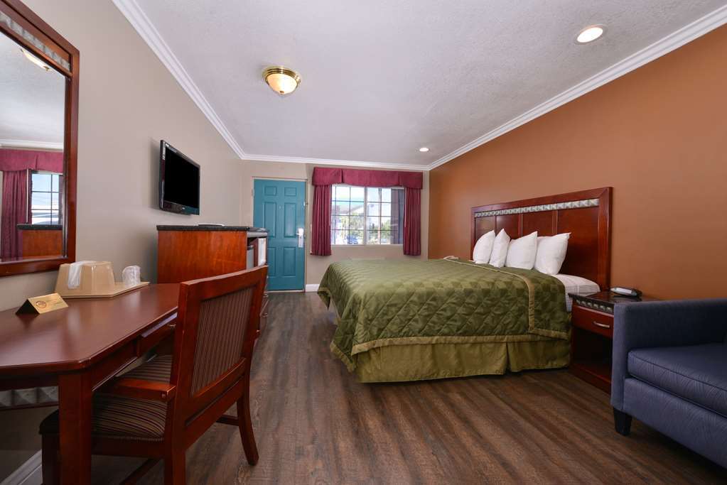 Americas Best Value Inn Corona Pokoj fotografie