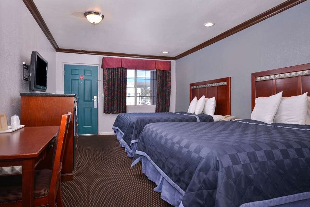 Americas Best Value Inn Corona Pokoj fotografie