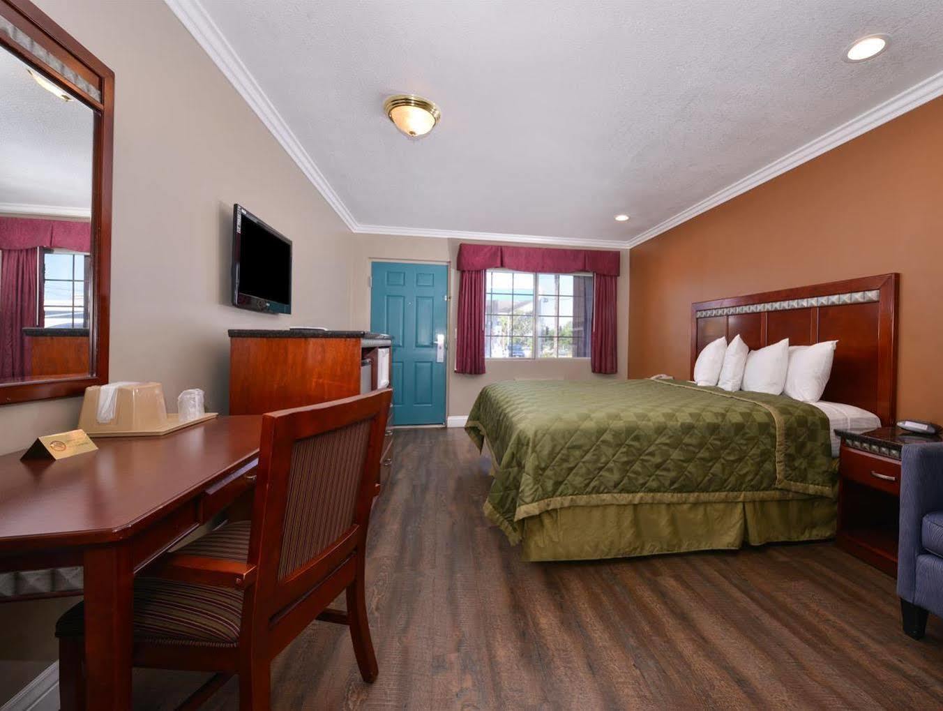 Americas Best Value Inn Corona Exteriér fotografie