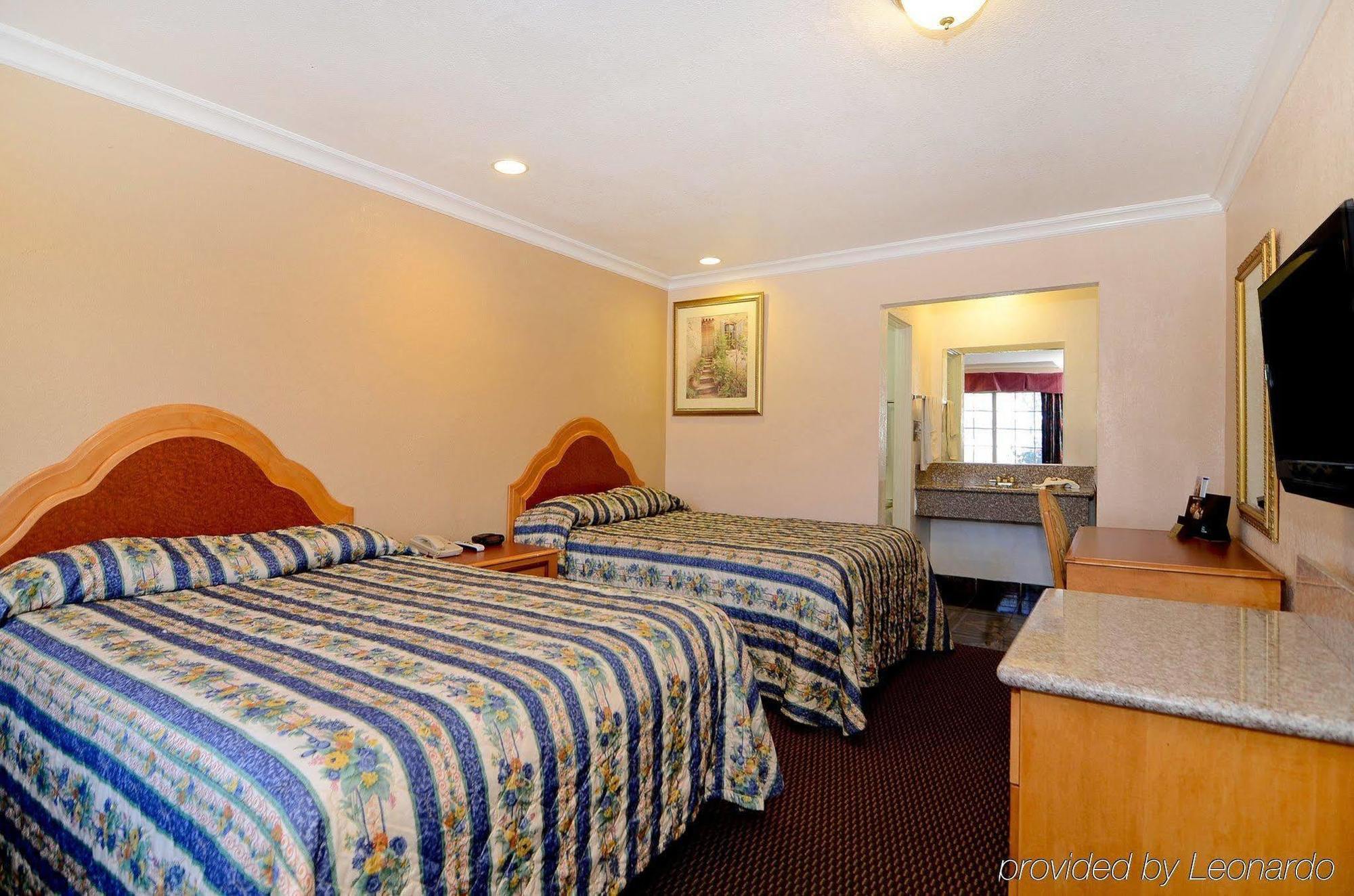 Americas Best Value Inn Corona Pokoj fotografie